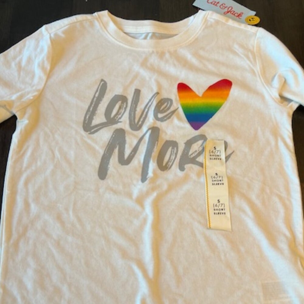NEW Cat & Jack White Kids Love More Rainbow Heart Short Sleeve Shirt (S 6/7)